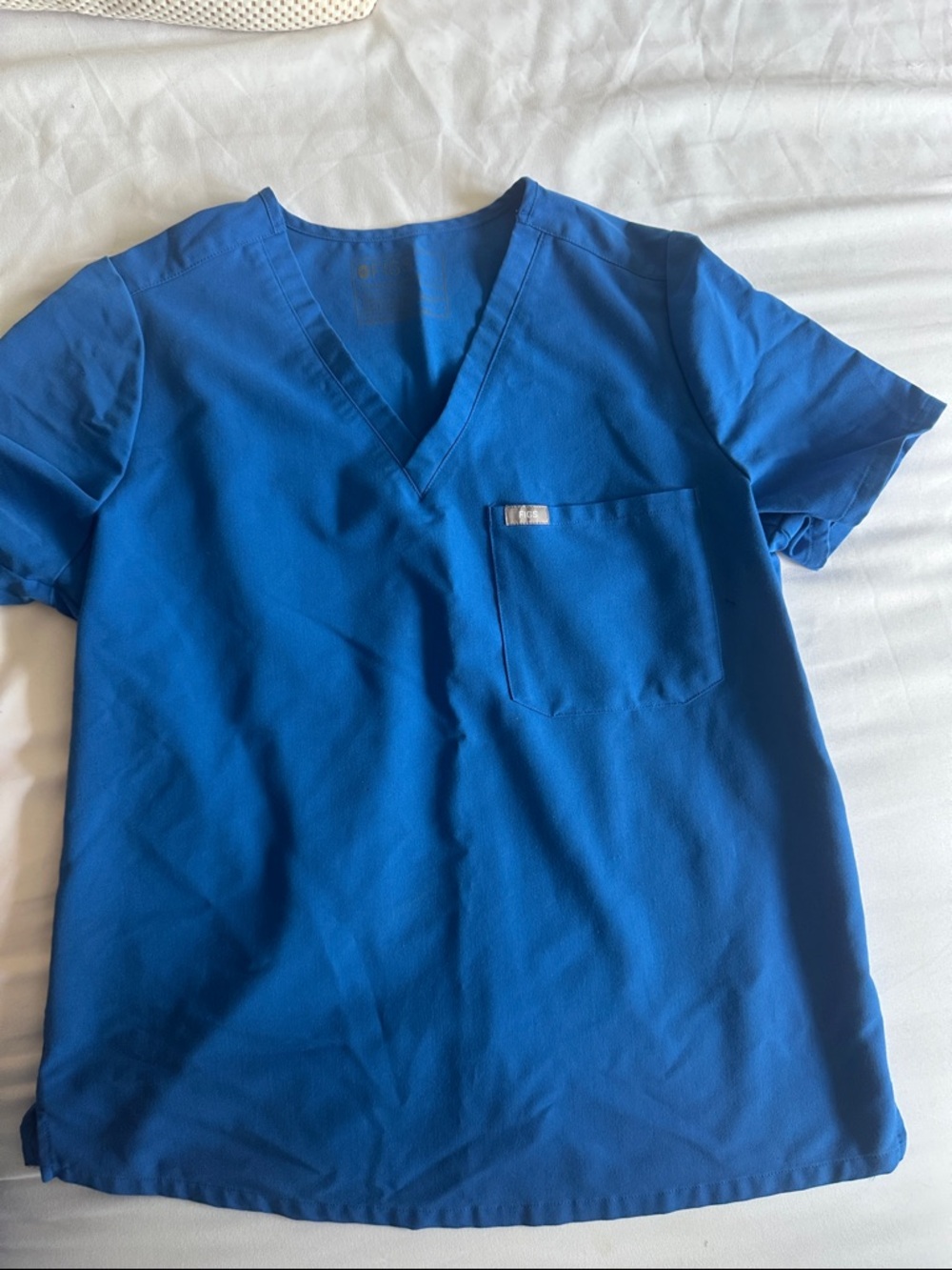Figs Women's Short Sleeve V-Neck Scrub Top - Blue